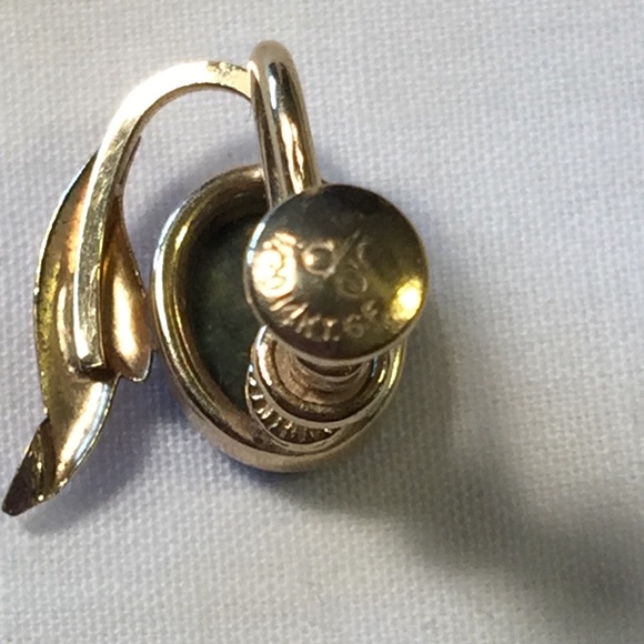 Vintage DCE green stone 14k GF earrings - Picture 3 of 3